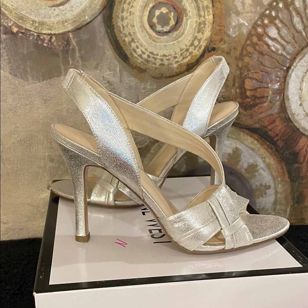 Nine West Silver Heels - Picture 5 of 10